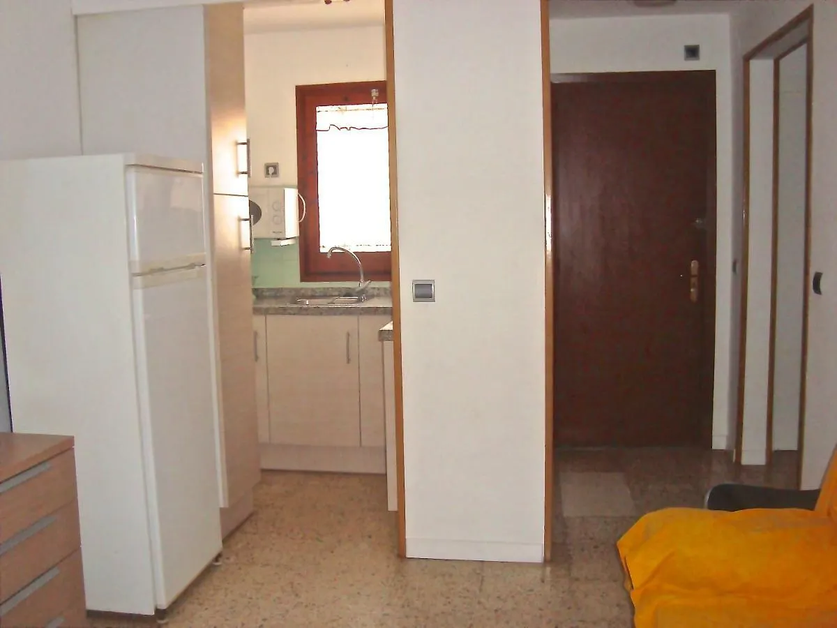 Holiday home Maisonnette Petit Jardin Barbecue Calafat Tridente 2