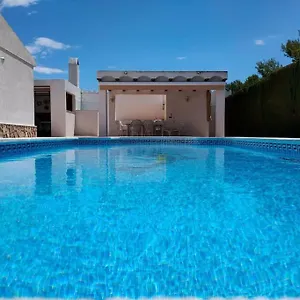 Exclusiva Con Piscina Villa