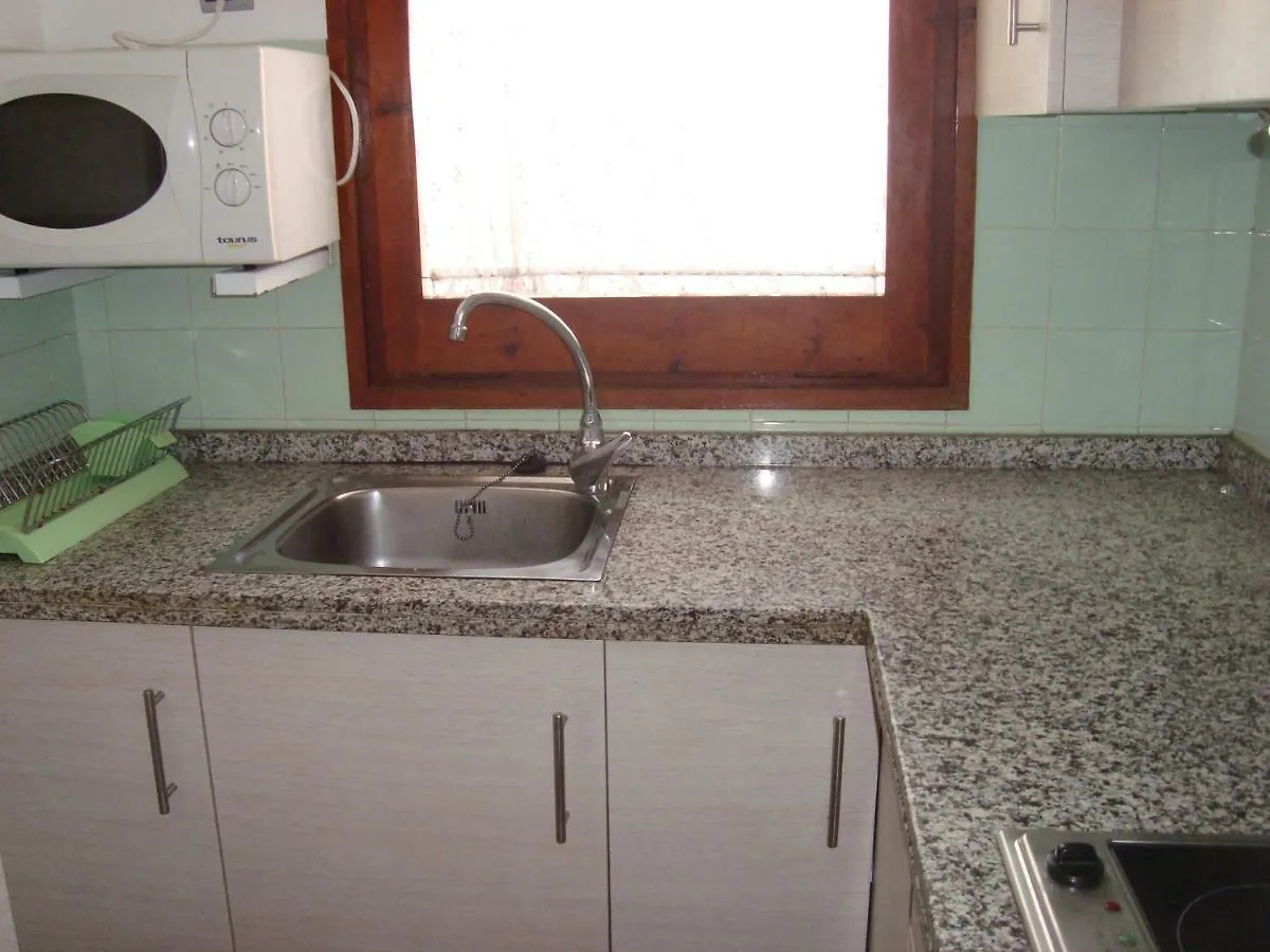 Maisonnette Petit Jardin Barbecue Calafat Tridente 2 Holiday home